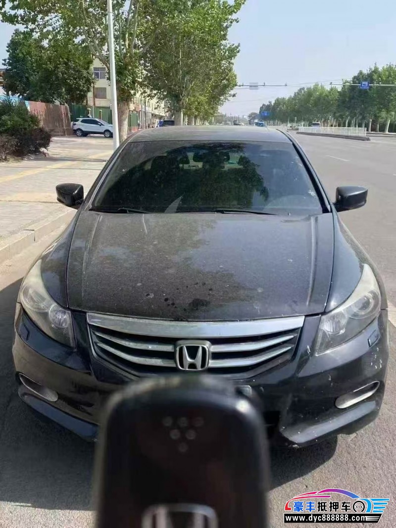 12年本田雅阁轿车抵押车出售