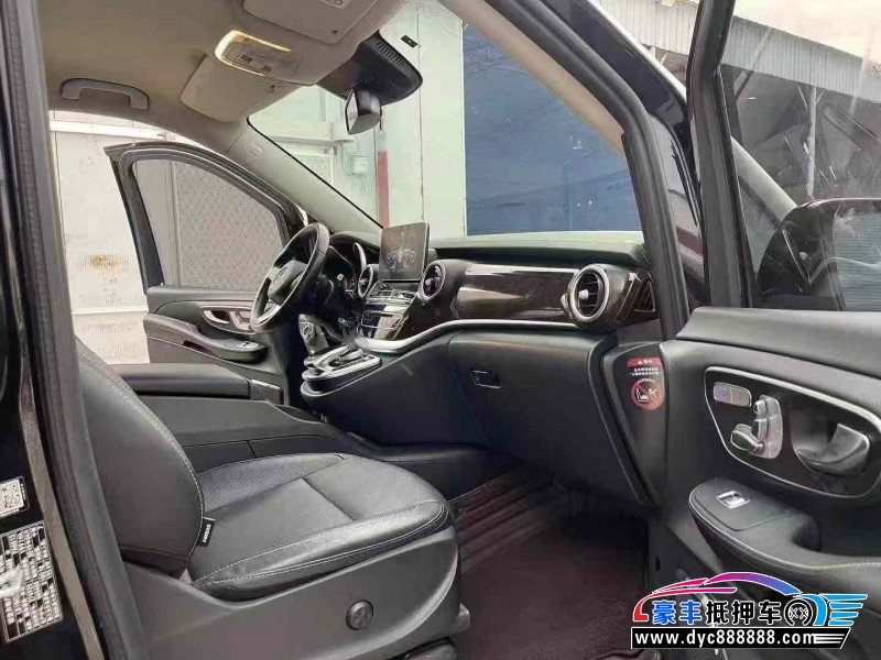 19年奔驰V轿车抵押车出售