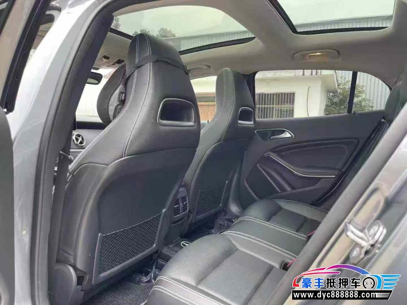 19年奔驰GLA轿车抵押车出售