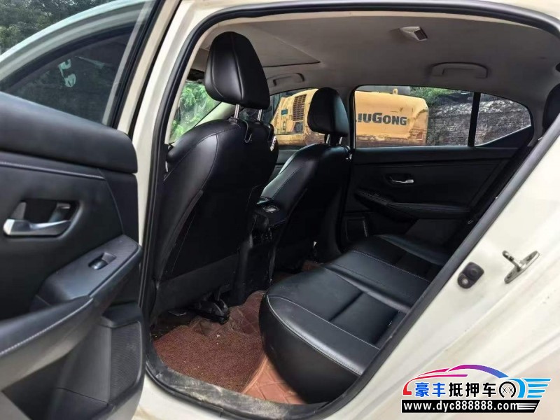 20年日产轩逸轿车抵押车出售