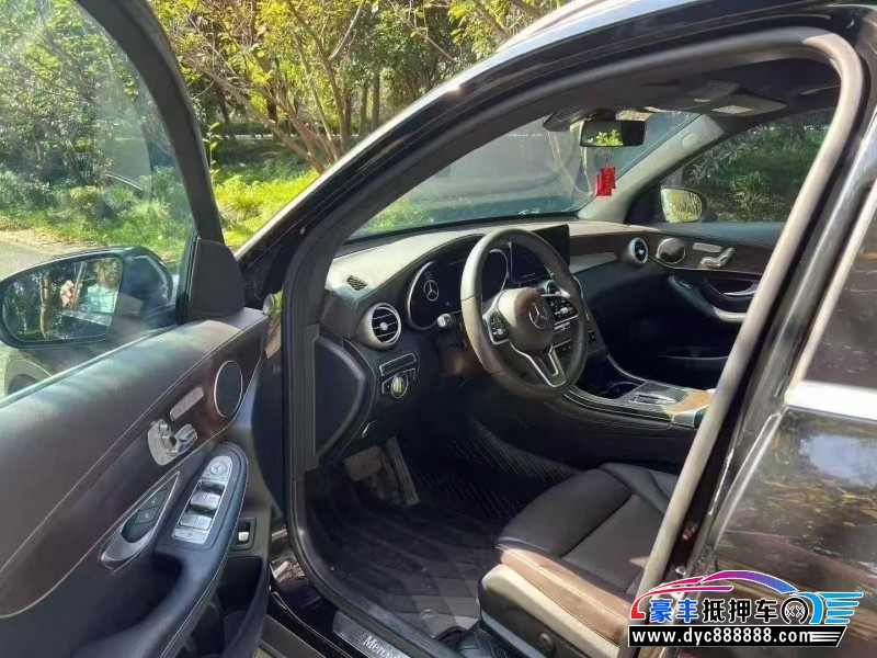 22年奔驰GLC轿车抵押车出售