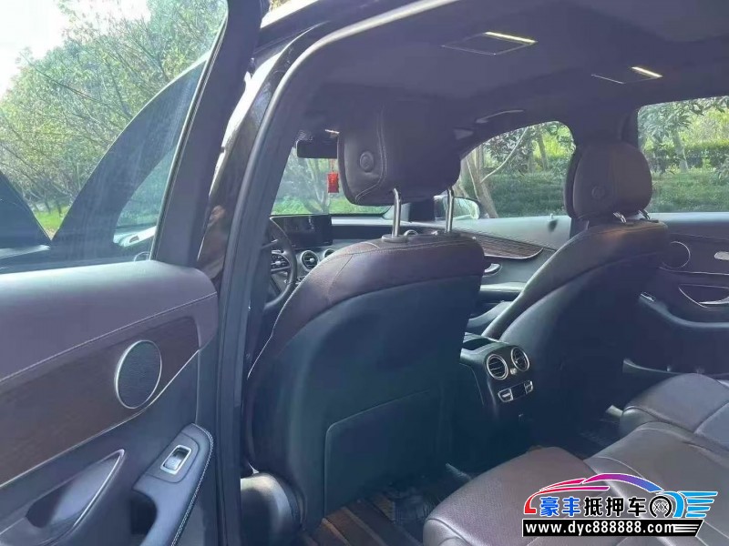 22年奔驰GLC轿车抵押车出售