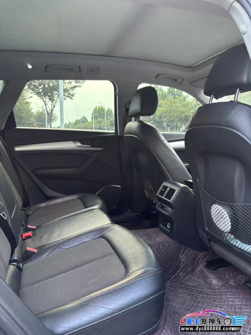 18年奥迪Q5轿车抵押车出售