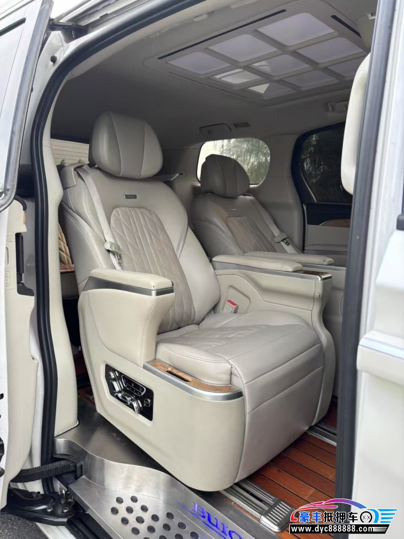 20年别克GL8轿车抵押车出售