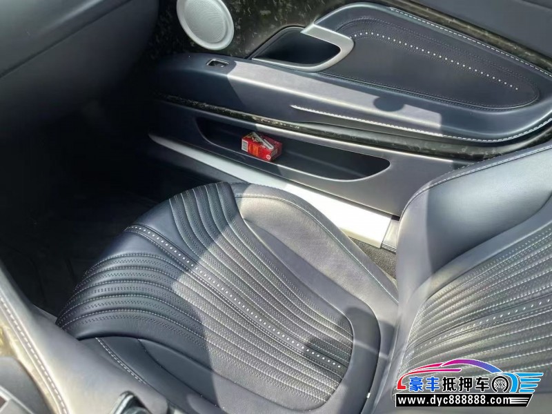 18年阿斯顿·马丁DB11轿车抵押车出售