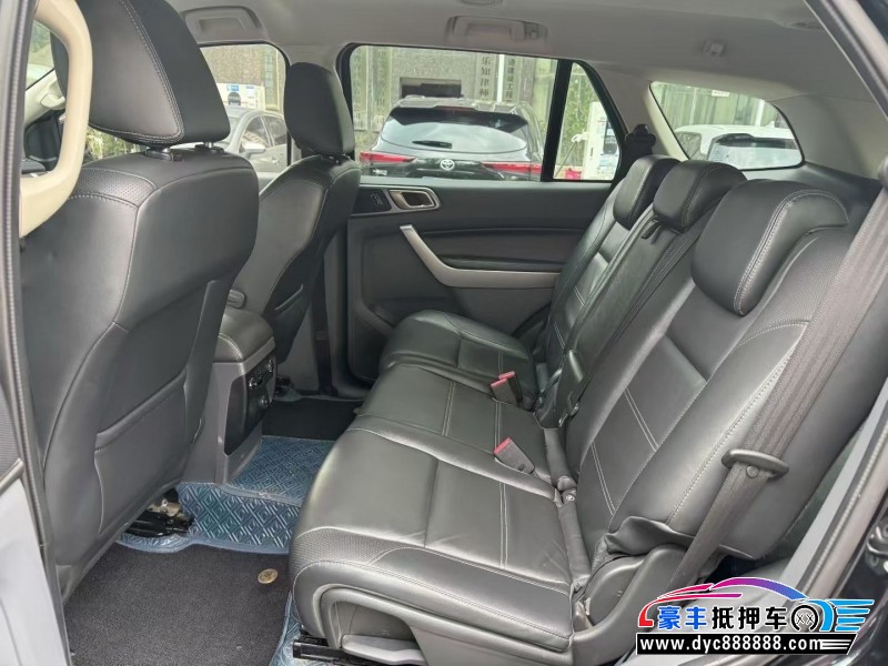 19年福特撼路者轿车抵押车出售