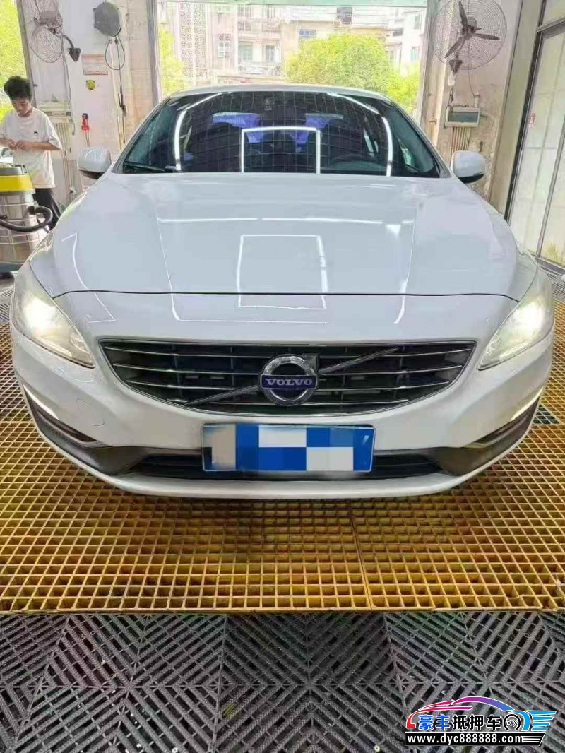 17年沃尔沃S60轿车抵押车出售