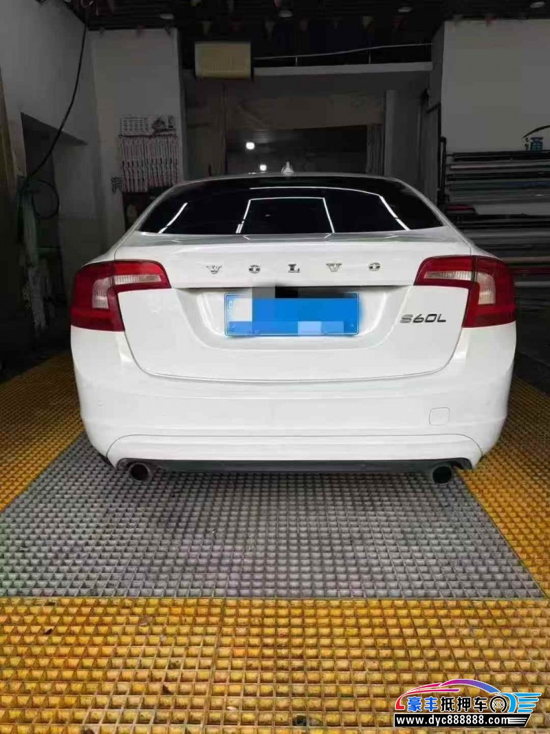 17年沃尔沃S60轿车抵押车出售