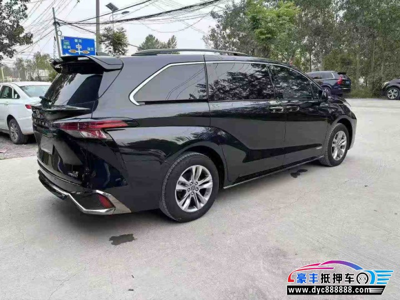 23年丰田塞纳轿车抵押车出售