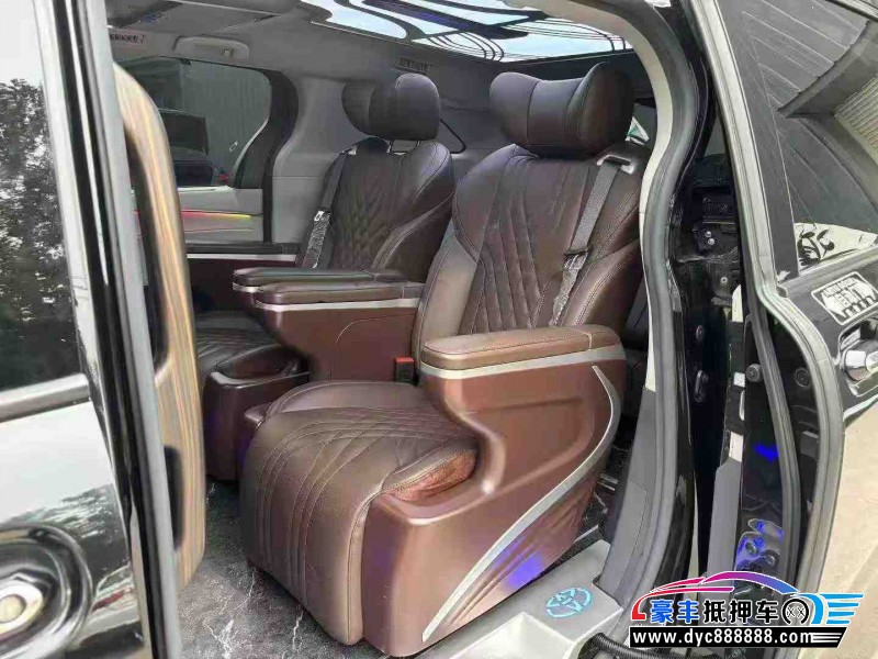 23年丰田塞纳轿车抵押车出售