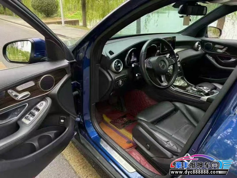 19年奔驰GLC轿车抵押车出售