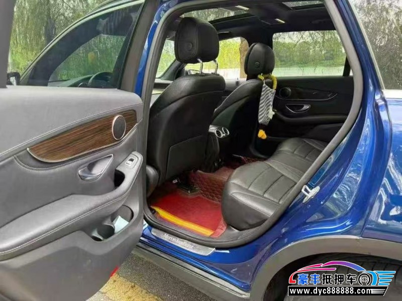 19年奔驰GLC轿车抵押车出售