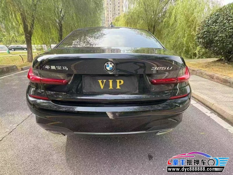 22年宝马3系轿车抵押车出售