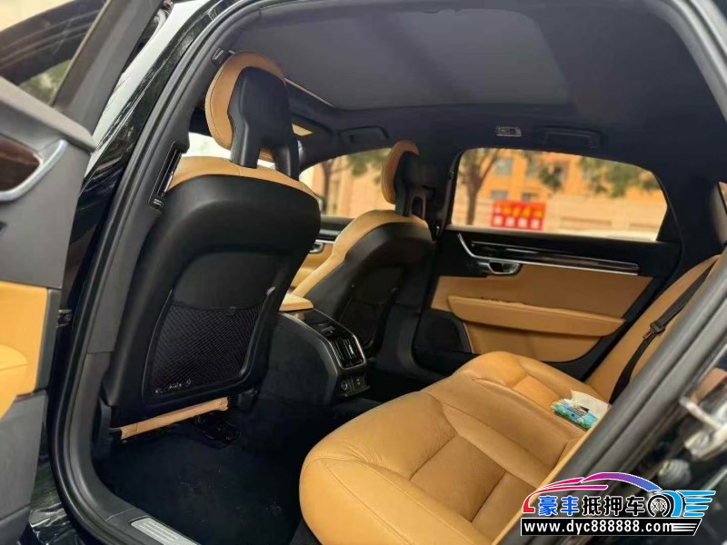 17年沃尔沃S90轿车抵押车出售