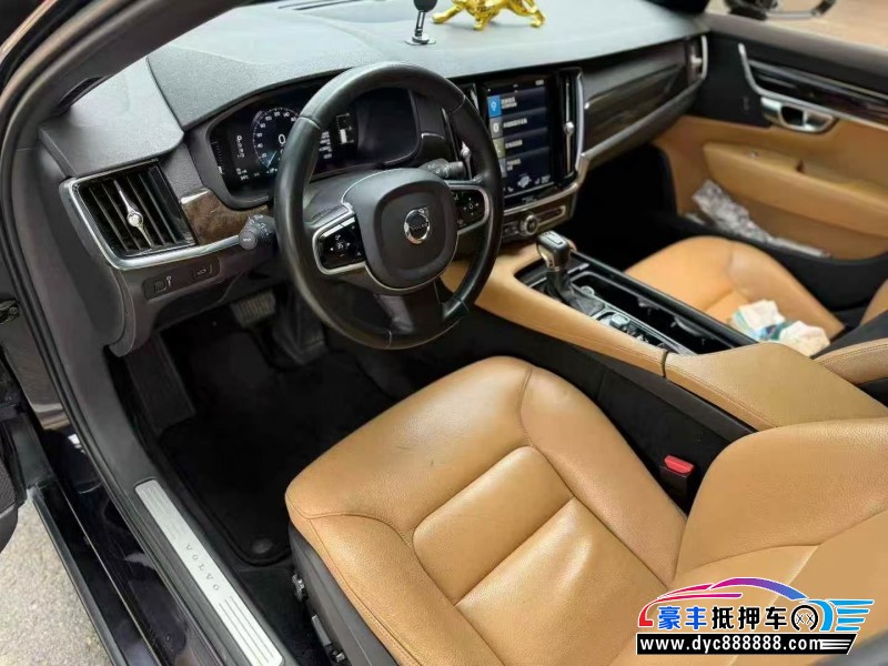 17年沃尔沃S90轿车抵押车出售