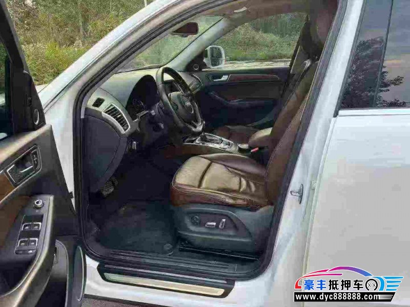 17年奥迪Q5轿车抵押车出售