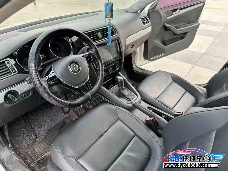 16年大众速腾轿车抵押车出售