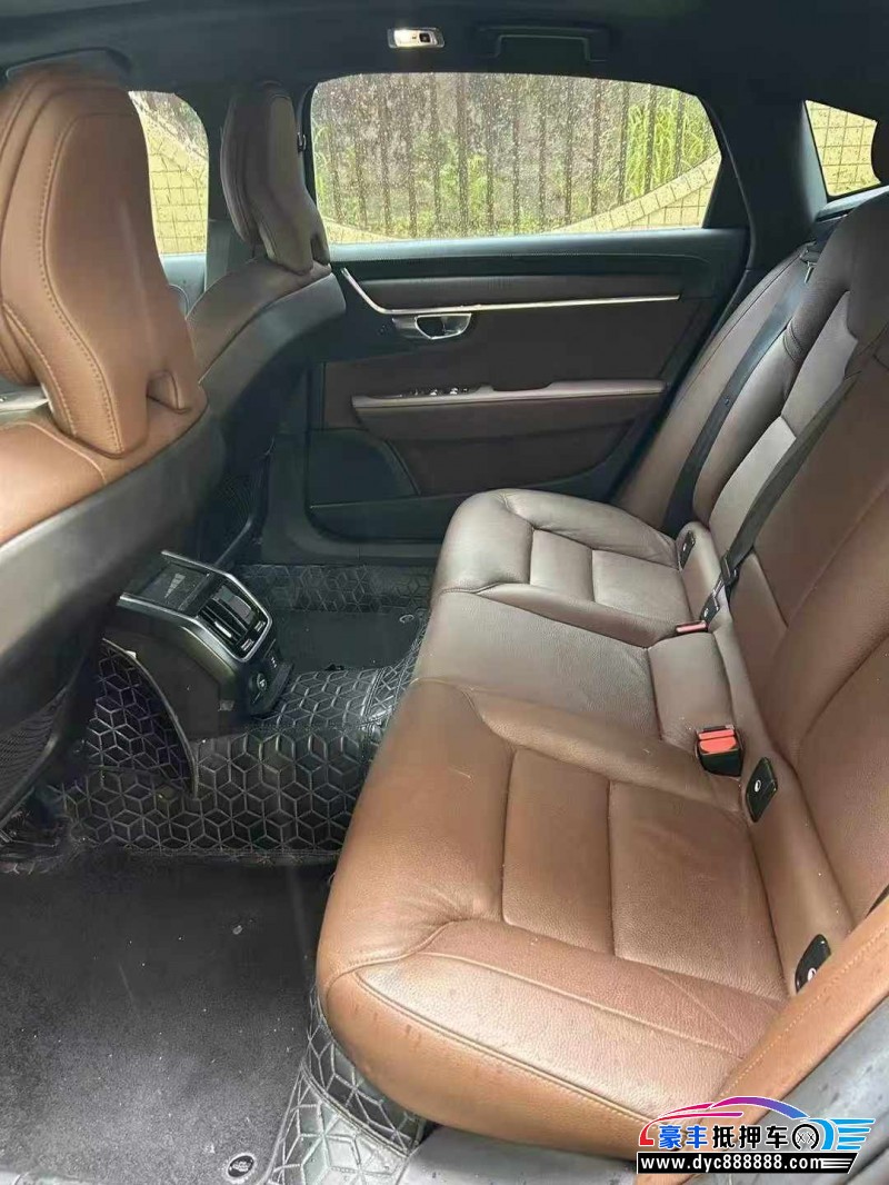 21年沃尔沃S90轿车抵押车出售