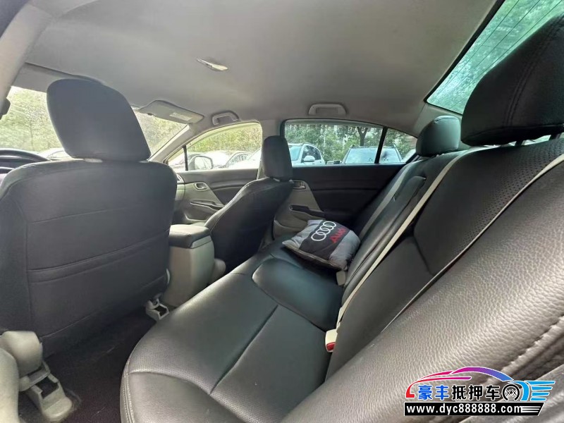 13年本田思域轿车抵押车出售