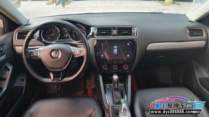 17年大众速腾轿车抵押车出售