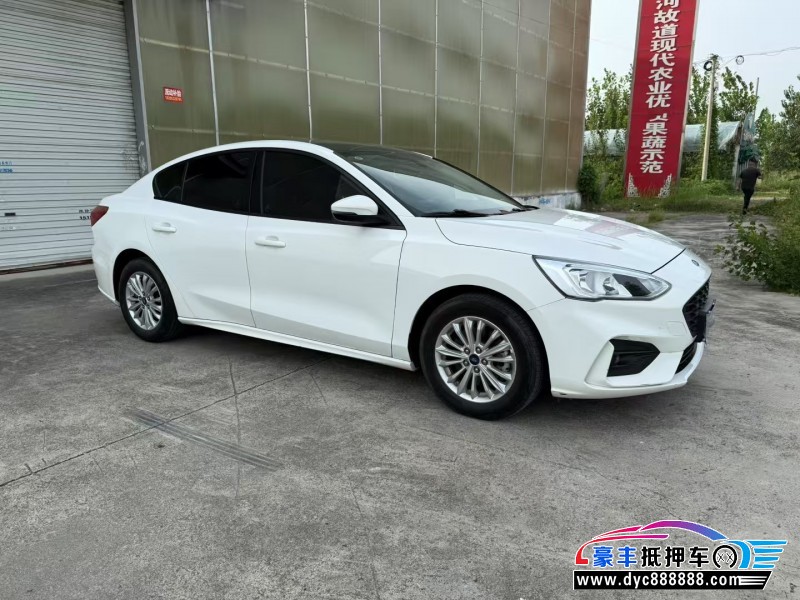 20年福特福克斯轿车抵押车出售