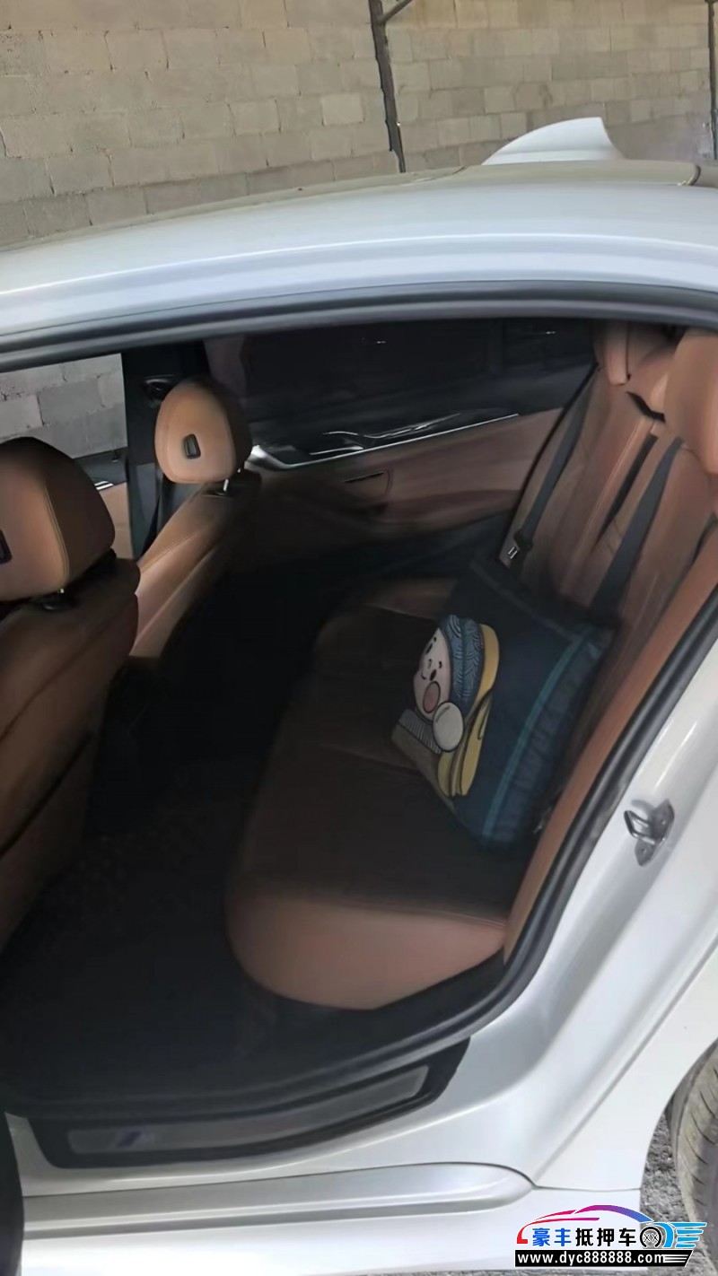 18年宝马5系轿车抵押车出售