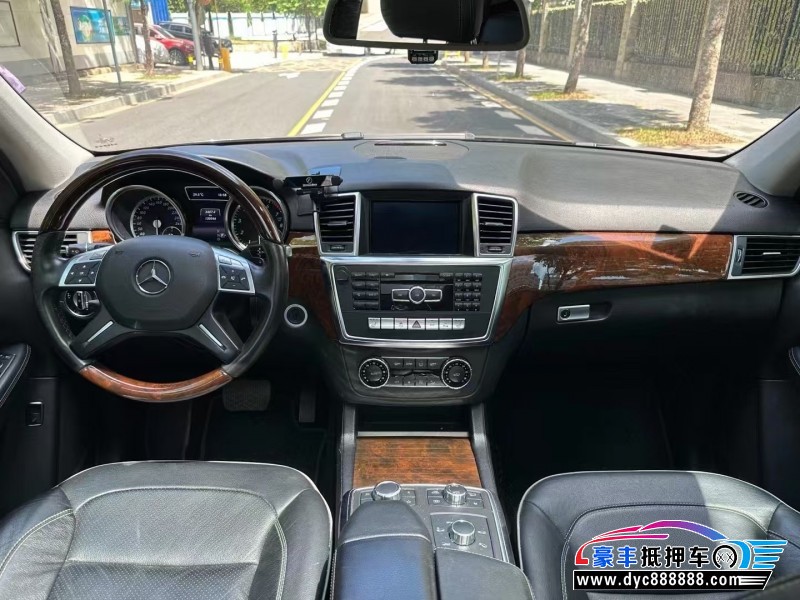 14年奔驰ML轿车抵押车出售