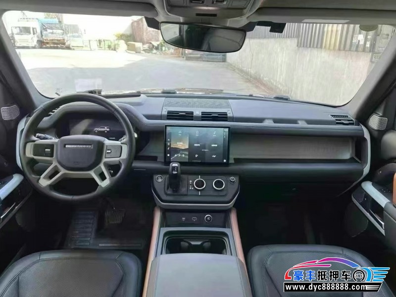 24年路虎卫士轿车抵押车出售