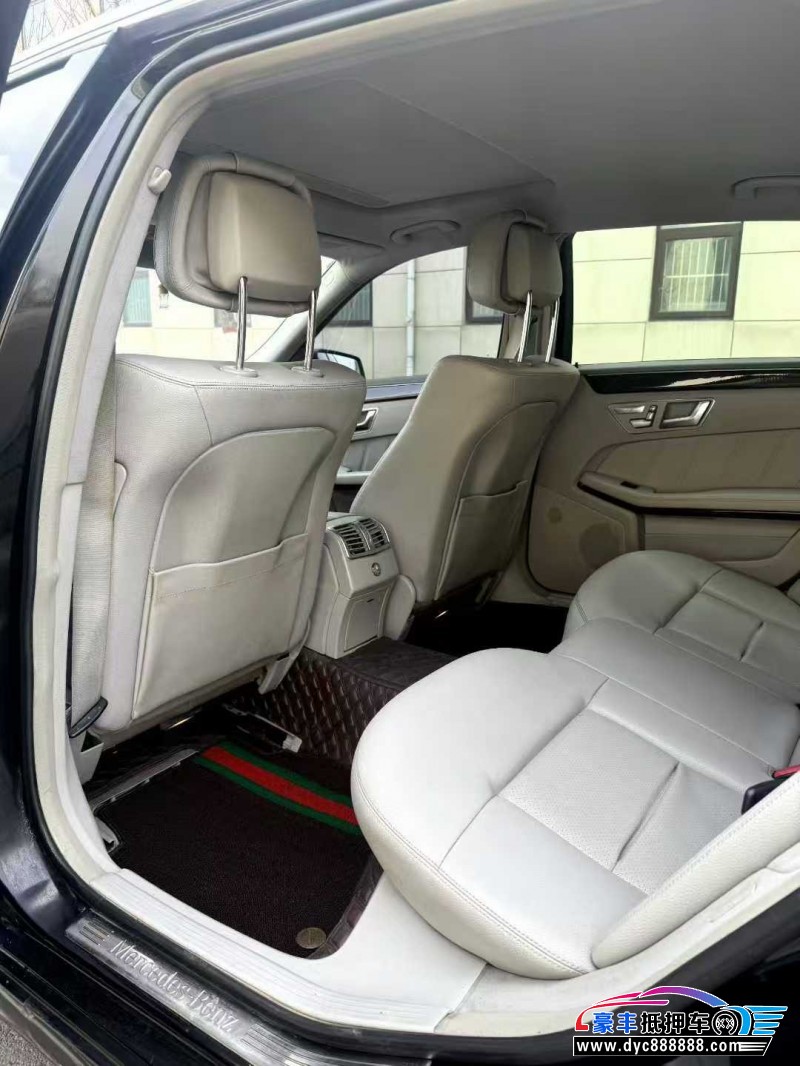 13年奔驰E轿车抵押车出售