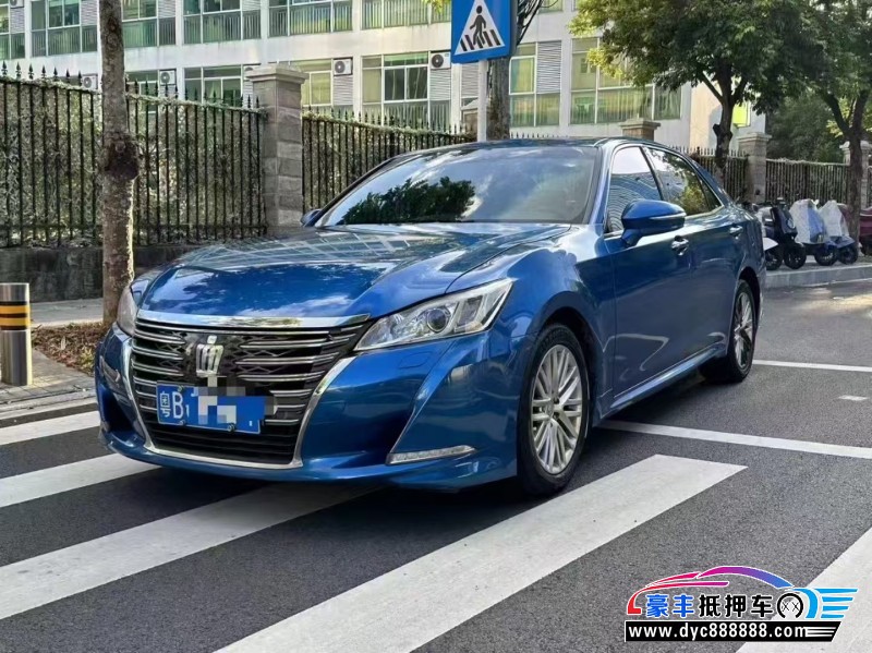 17年丰田皇冠轿车抵押车出售