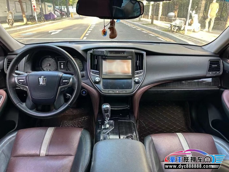 17年丰田皇冠轿车抵押车出售