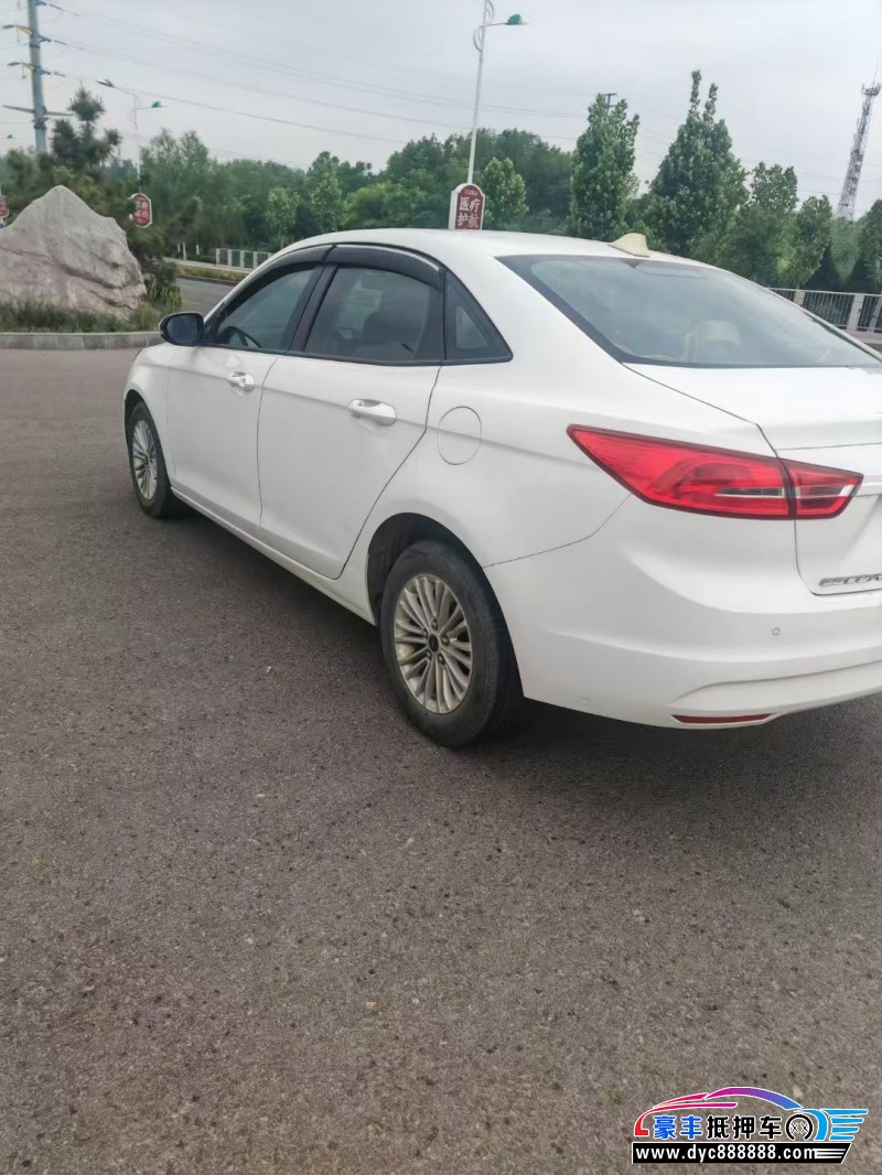 17年福特福睿斯轿车抵押车出售