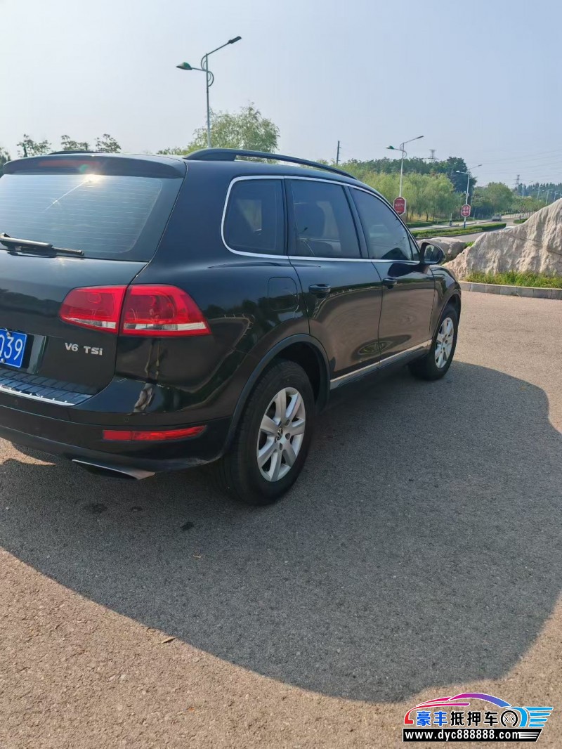 14年大众途锐轿车抵押车出售