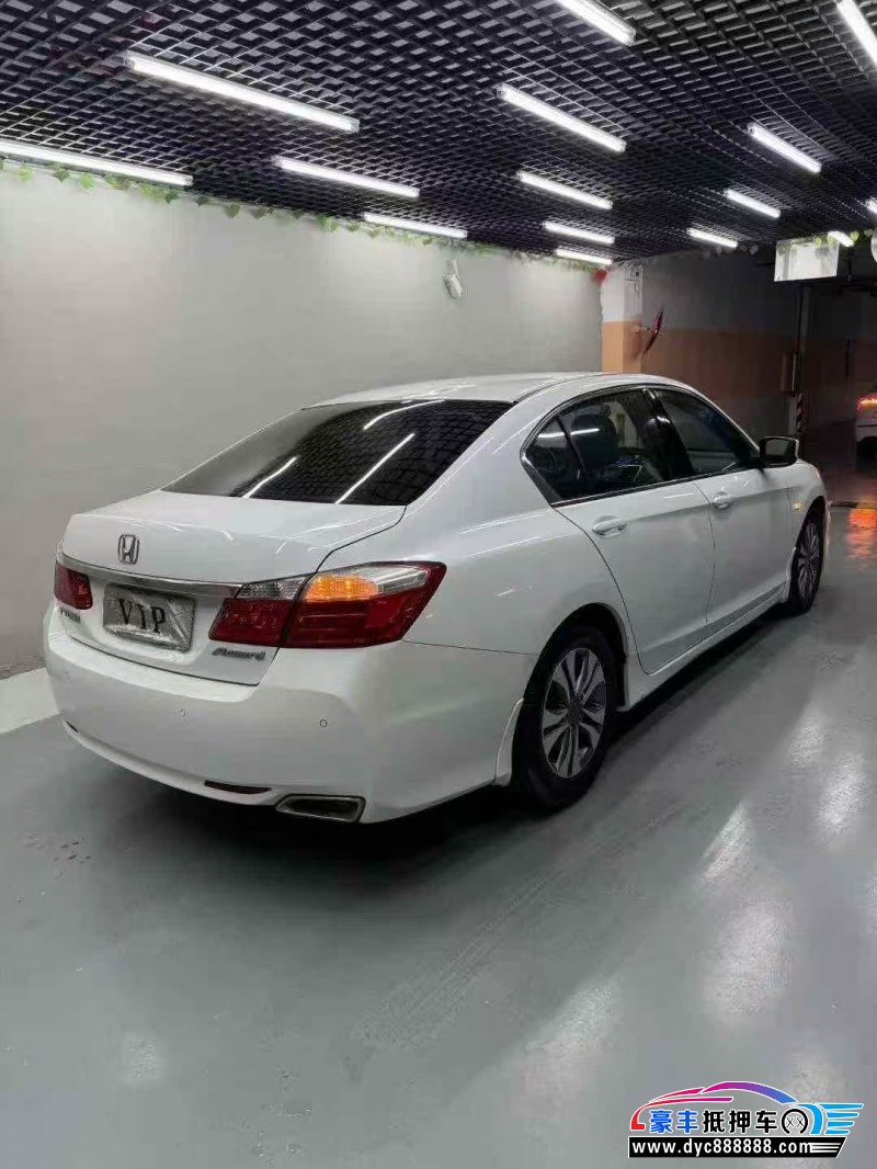 14年本田雅阁轿车抵押车出售