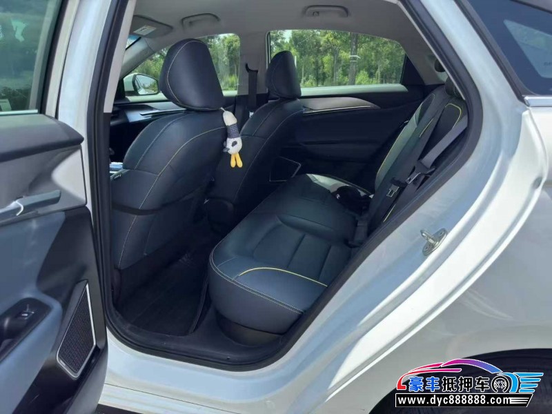 24年吉利几何轿车抵押车出售