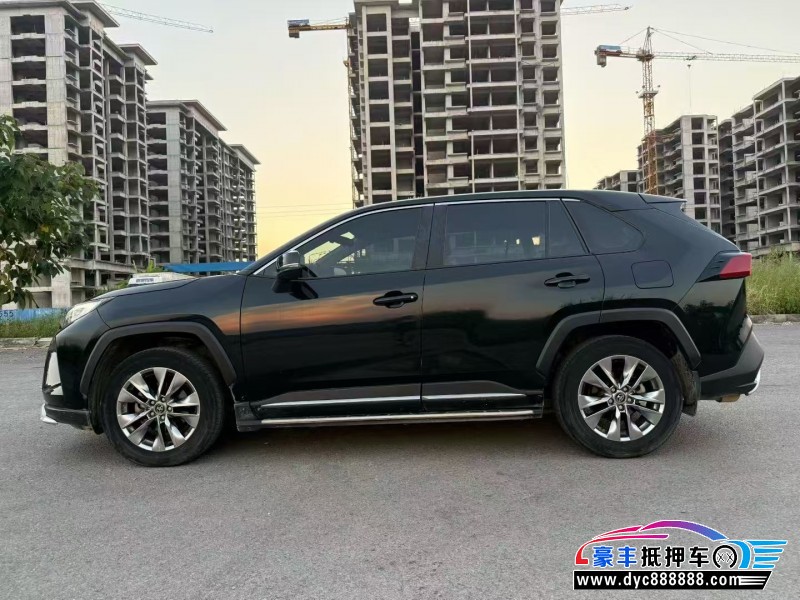 22年丰田威兰达轿车抵押车出售