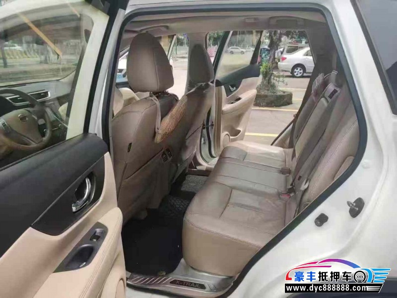 15年日产奇骏轿车抵押车出售