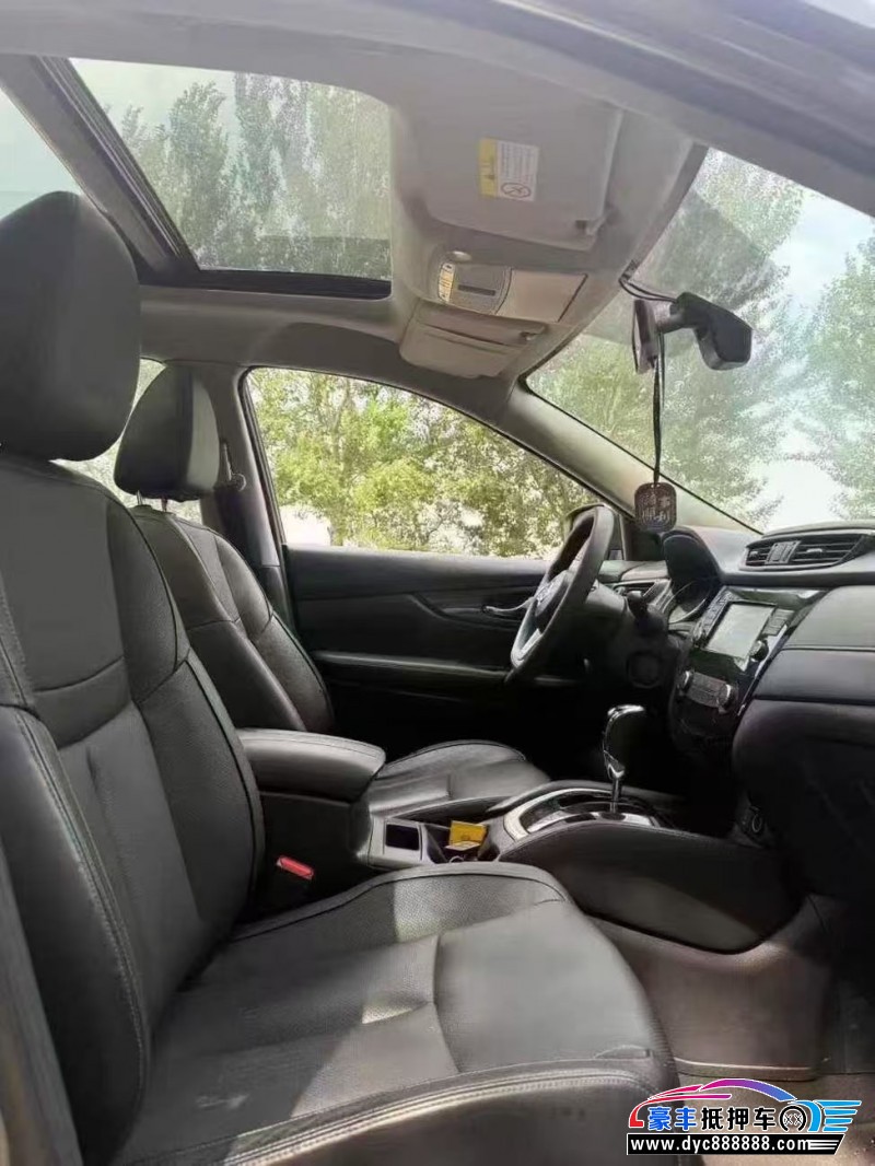 17年日产奇骏轿车抵押车出售