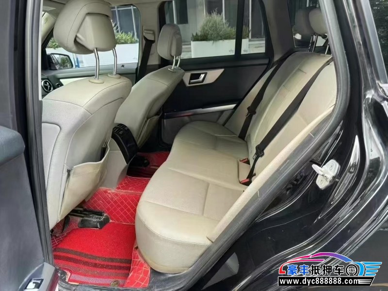 13年奔驰GLK轿车抵押车出售