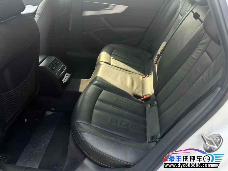 19年奥迪A4L轿车抵押车出售