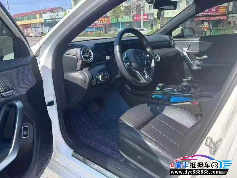 20年奔驰A轿车抵押车出售