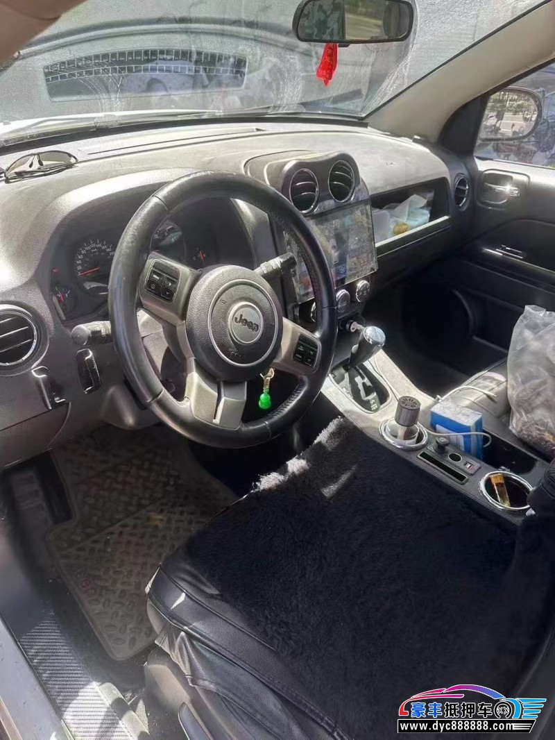 12年Jeep指南者轿车抵押车出售