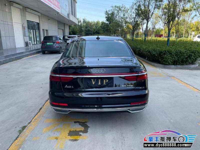 20年奥迪A8L轿车抵押车出售