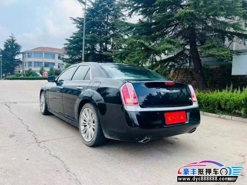 15年克莱斯勒300C轿车抵押车出售