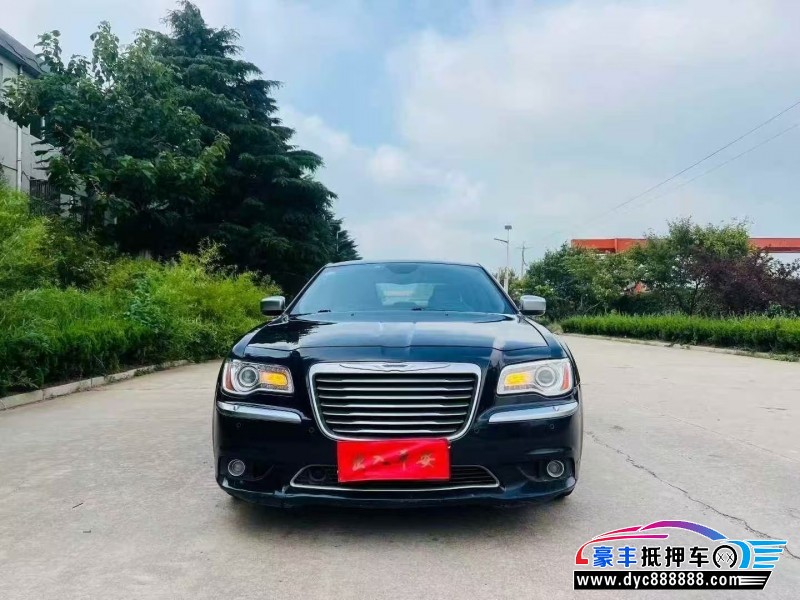 15年克莱斯勒300C轿车抵押车出售