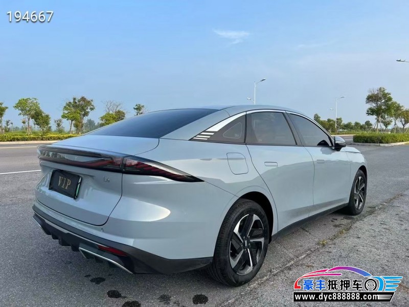 24年吉利银河L6轿车抵押车出售