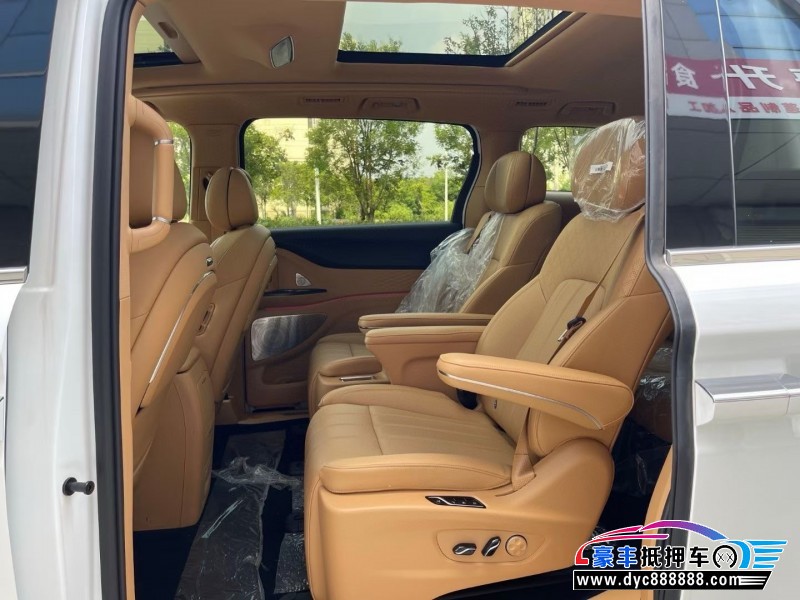 25年岚图梦想家轿车抵押车出售