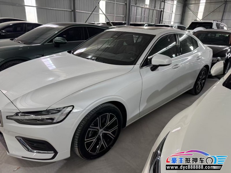 24年沃尔沃S60轿车抵押车出售