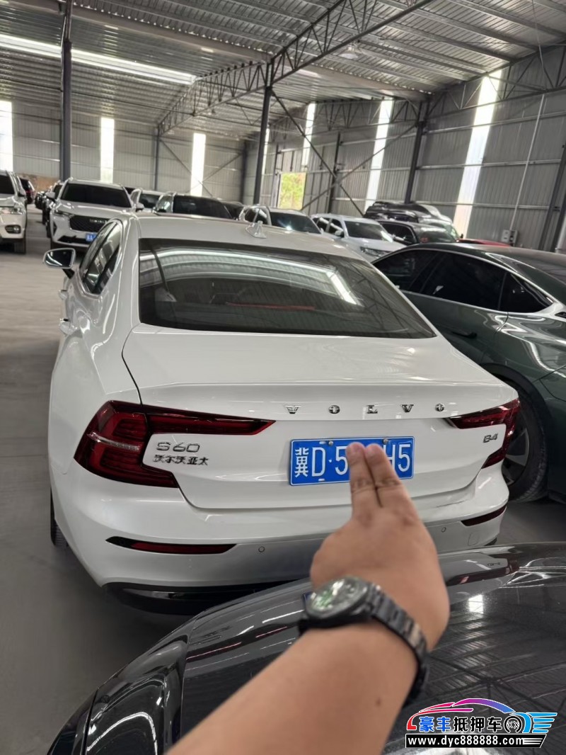 24年沃尔沃S60轿车抵押车出售