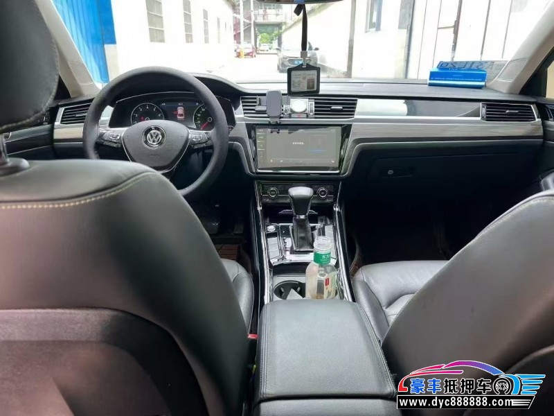 18年大众辉昂轿车抵押车出售